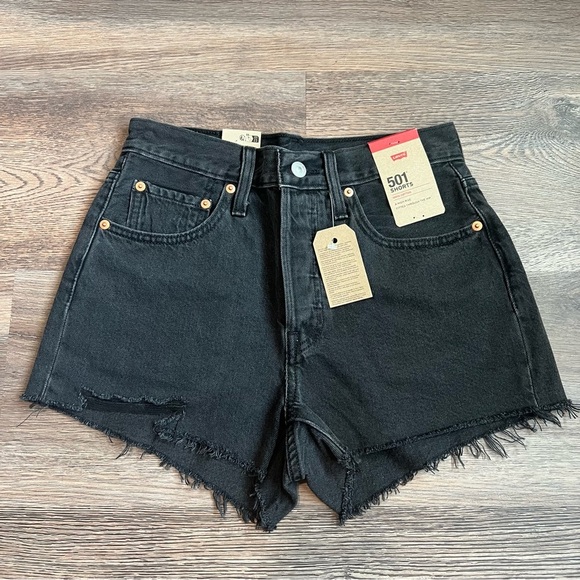 Women's Levi's 501 Original Jean Shorts, Size: 26(US 2)Medium, Black - Picture 2 of 6